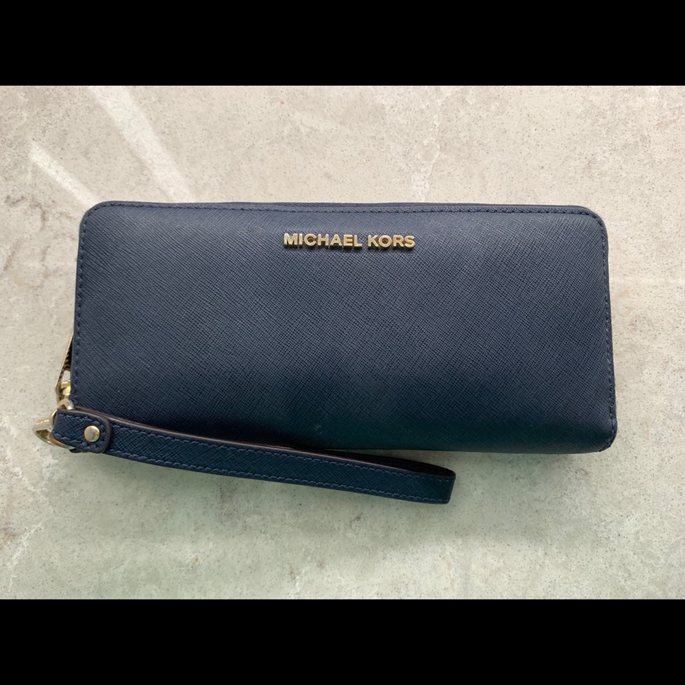 Michael Kors Continental ZIP Wallet